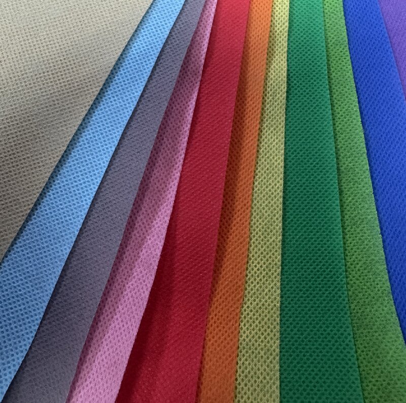 65gsm Colorful  Pp Spunbonded Non Woven Fabric Rolls For Durable Bags